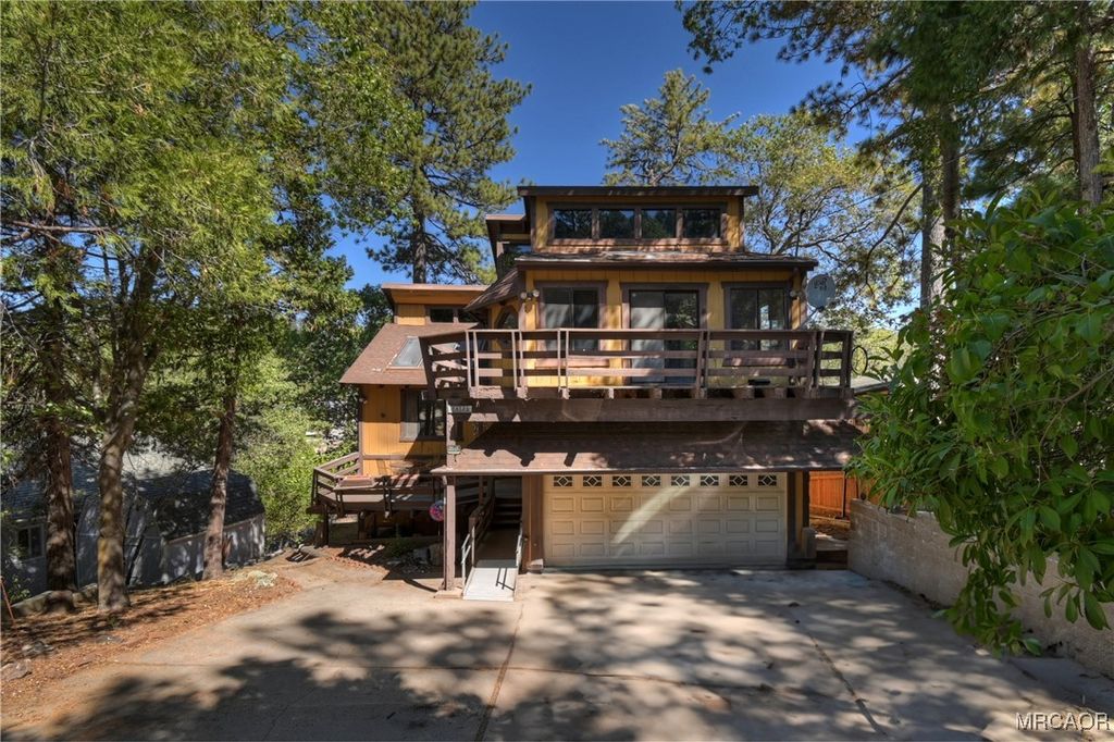 Photo of 24195 San Moritz Drive, Crestline, CA 92325 (MLS # 32502270)