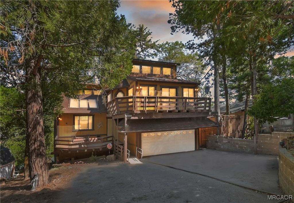 Photo of 24195 San Moritz Drive, Crestline, CA 92325 (MLS # 32502270)