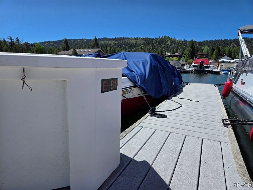 Photo of 400 Pine Knot Boulevard #E-31, Big Bear Lake, CA 92315 (MLS # 32502130)