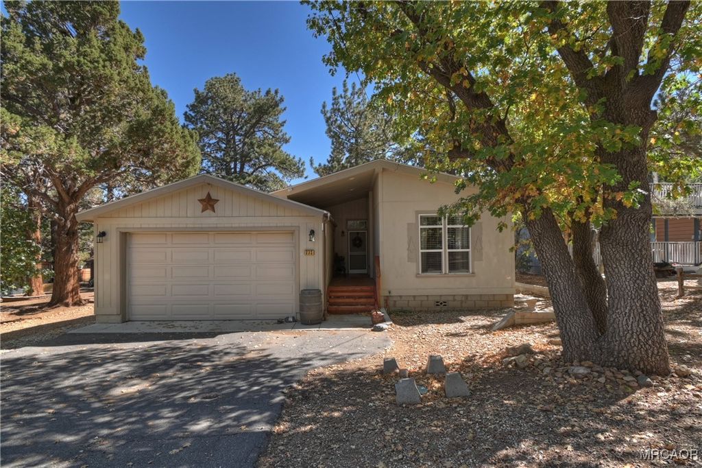 Photo of 775 Riverside Avenue, Sugarloaf, CA 92386 (MLS # 32502433)