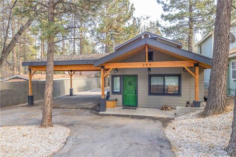 Photo of 259 Victoria Ln, Sugarloaf, CA 92386 (MLS # 32600228)