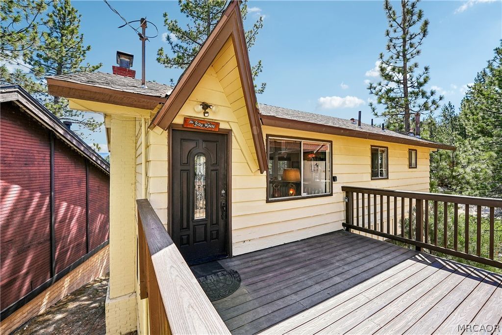 Photo of 701 Cove Drive, Big Bear Lake, CA 92315 (MLS # 32601256)