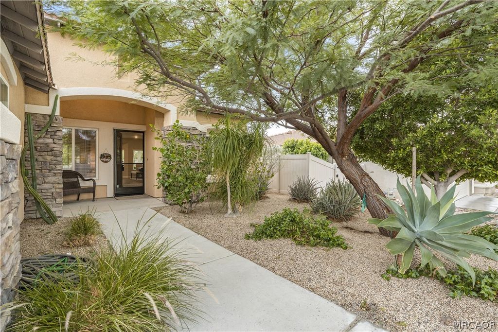 Photo of 64279 Eagle Mountain Avenue, Desert Hot Springs, CA 92240 (MLS # 32600642)