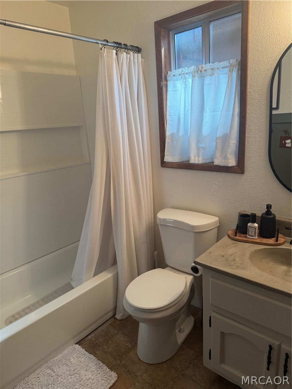 Photo of 42810 Willow Avenue, Big Bear Lake, CA 92315 (MLS # 32600811)