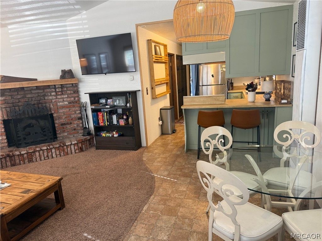 Photo of 42810 Willow Avenue, Big Bear Lake, CA 92315 (MLS # 32600811)