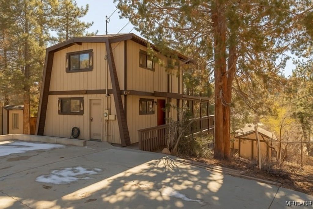 Photo of 764 Panamint Mountain Drive, Big Bear City, CA 92314 (MLS # 32502729)