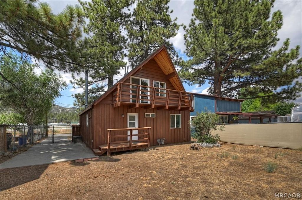 Photo of 710 W Fairway Boulevard, Big Bear City, CA 92314 (MLS # 32601669)