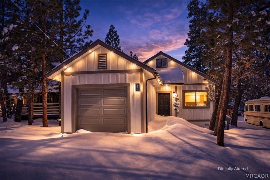 Photo of 374 Los Angeles Avenue, Sugarloaf, CA 92386 (MLS # 32502059)