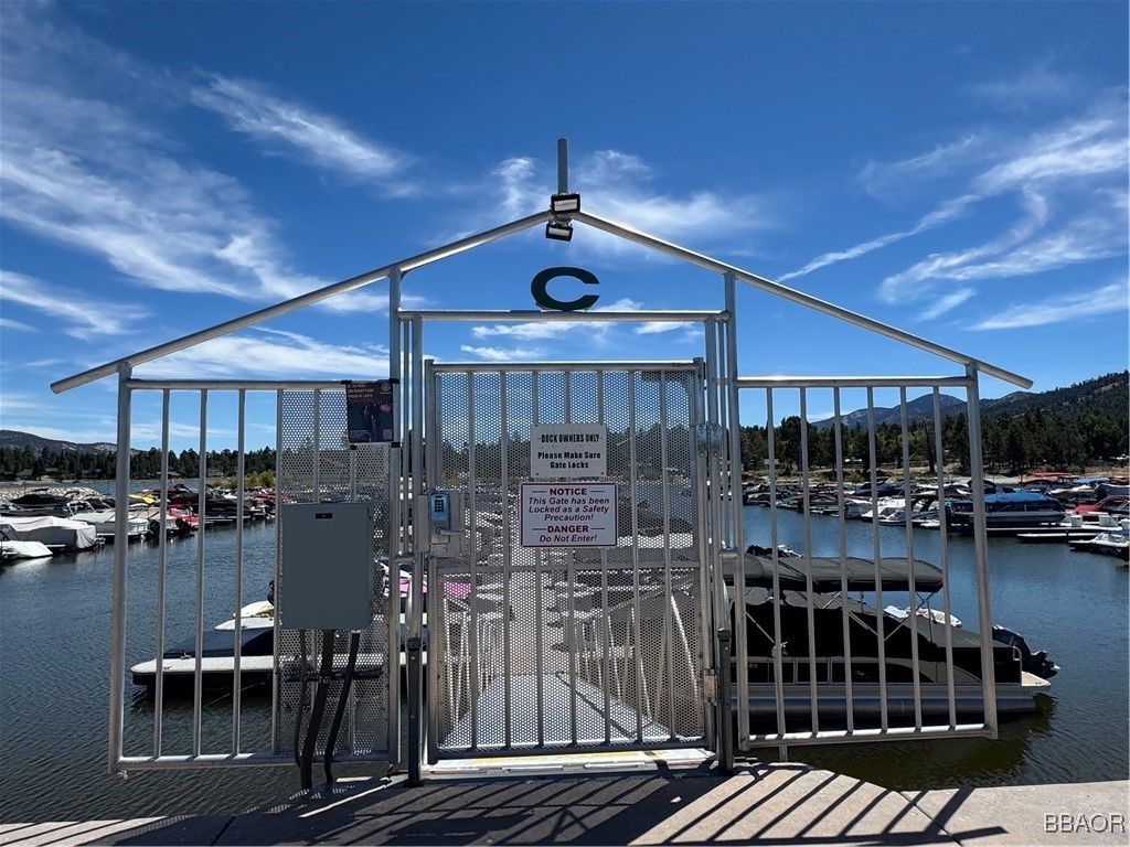 Photo of 400 Pine Knot Boulevard #C-36, Big Bear Lake, CA 92315 (MLS # 32502150)