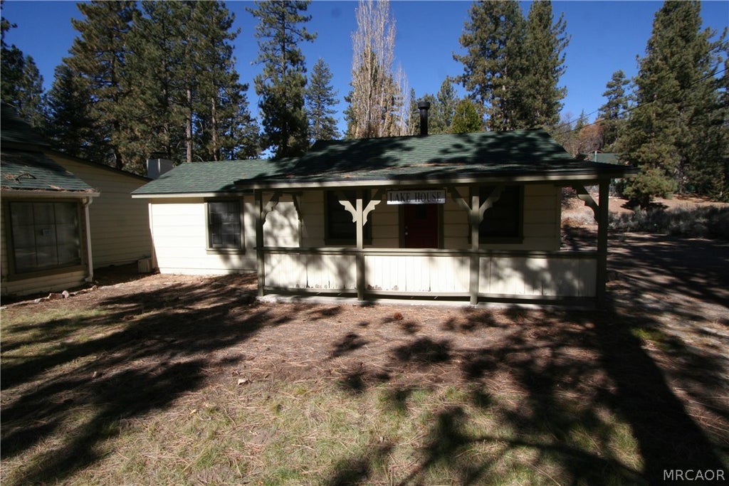 Photo of 1004 Canyon Road #3, Fawnskin, CA 92333 (MLS # 32602216)