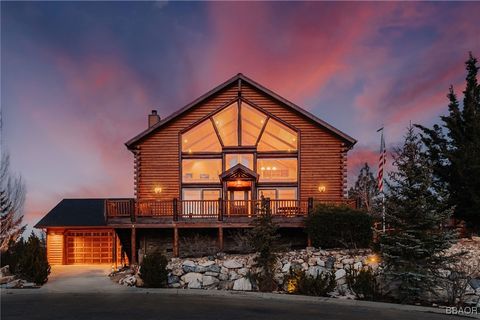 Photo of 487 Fallen Leaf Road, Big Bear Lake, CA 92315 (MLS # 32500462)