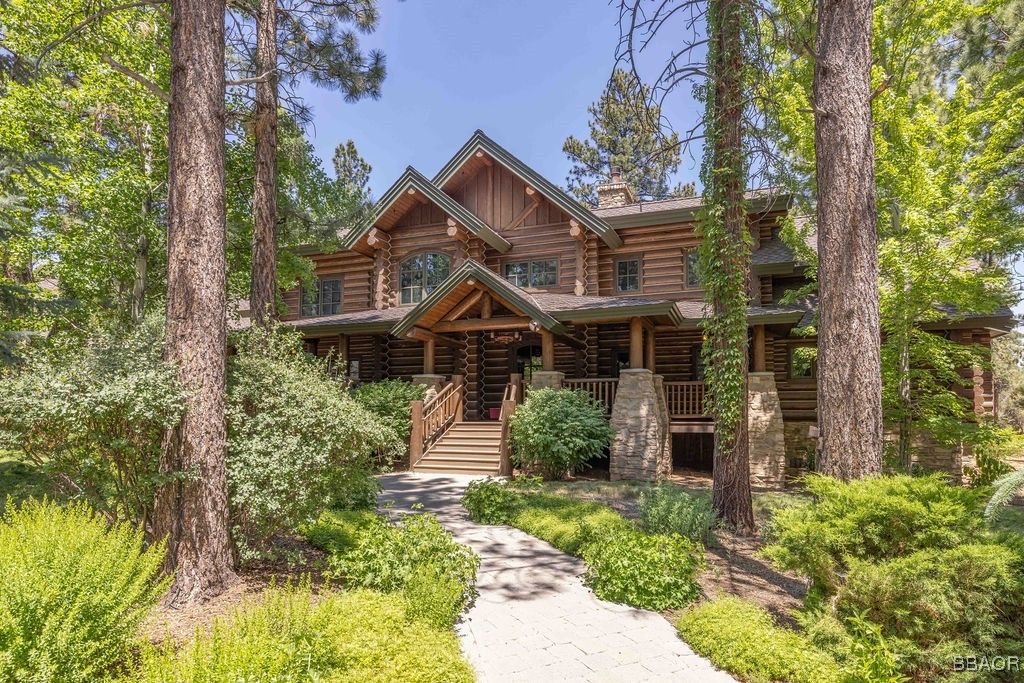 Photo of 915 Wilderness Drive, Big Bear City, CA 92314 (MLS # 32501640)