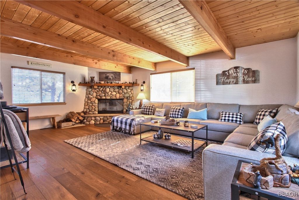 Photo of 525 Pine Lane, Sugarloaf, CA 92386 (MLS # 32501828)