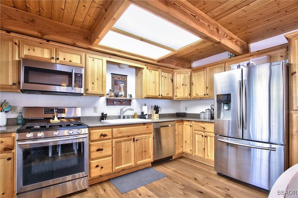 Photo of 525 Pine Lane, Sugarloaf, CA 92386 (MLS # 32501828)