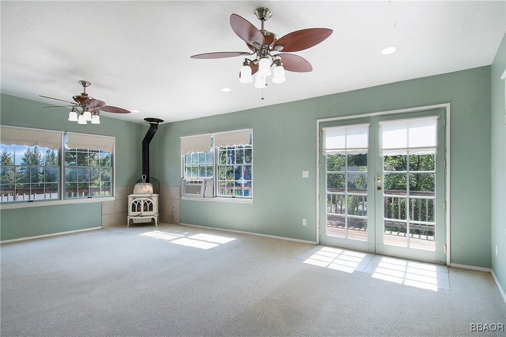 Photo of 720 Maryland Road, Big Bear Lake, CA 92315 (MLS # 32502016)