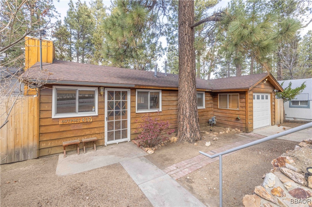 437 Barrett Way

                                                                             Big Bear City                                

                                    , CA - $379,900