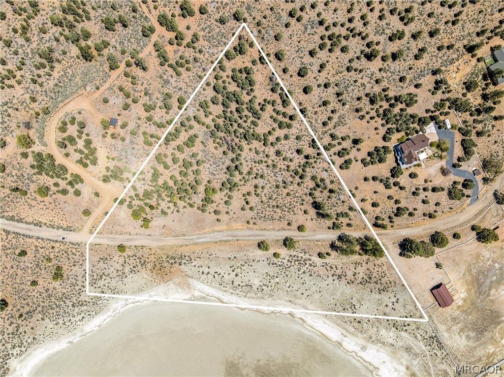 Photo of 2787 Erwin Ranch Road, Big Bear City, CA 92314 (MLS # 32601264)