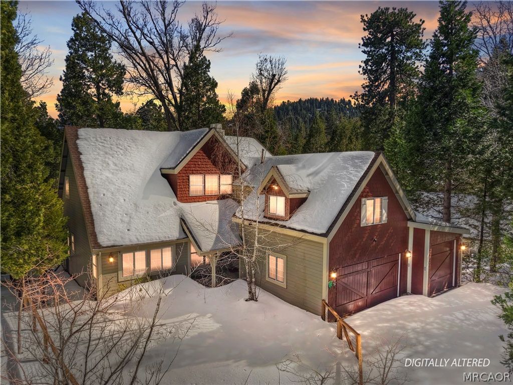 Photo of 28637 Shenandoah Drive, Lake Arrowhead, CA 92352 (MLS # 32600209)