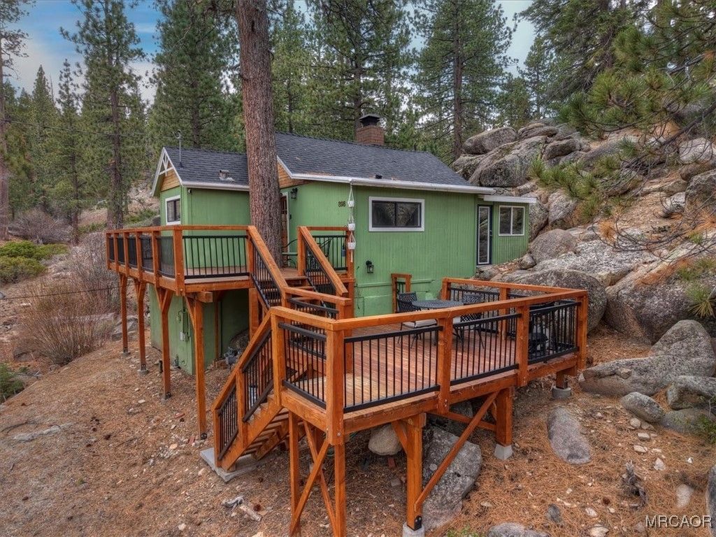 Photo of 898 Brier Trail, Big Bear Lake, CA 92315 (MLS # 32600130)
