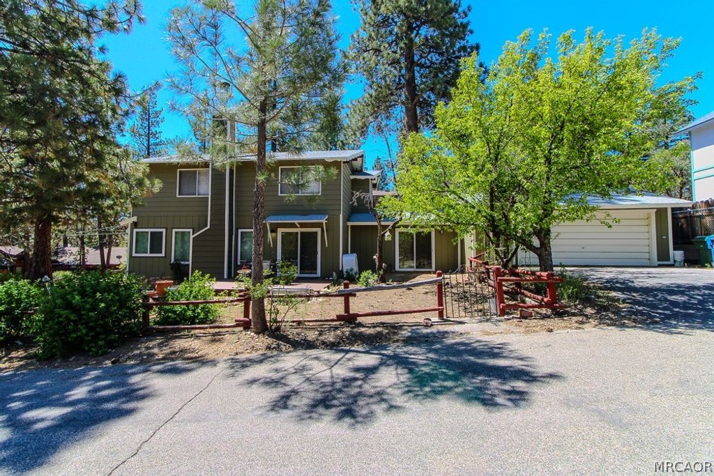 Photo of 1159 Anita Avenue, Big Bear City, CA 92314 (MLS # 32601038)