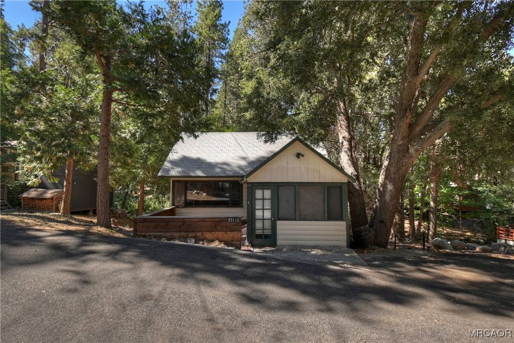 Photo of 25118 Moon Drive, Crestline, CA 92325 (MLS # 32502357)