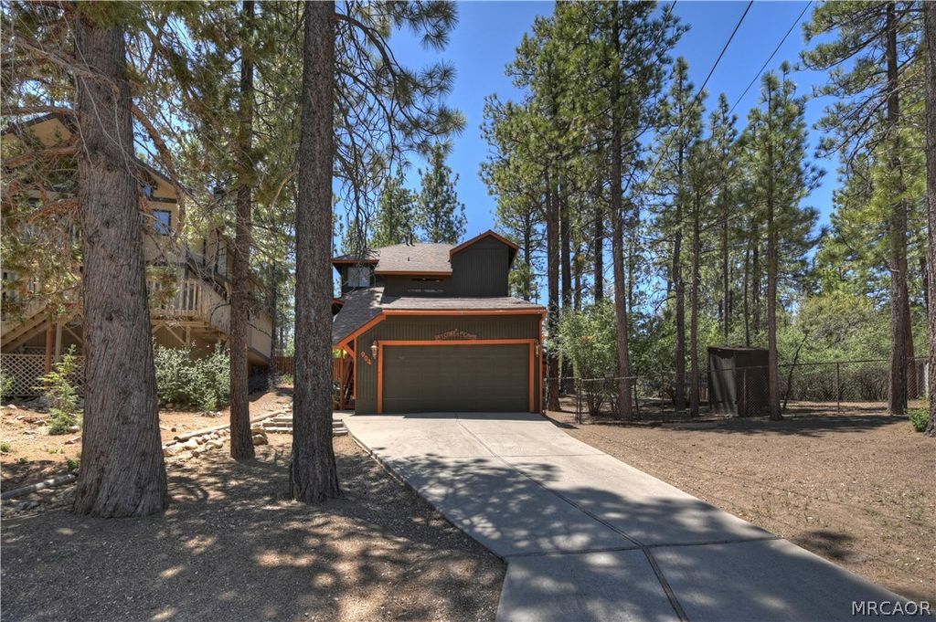 Photo of 904 Raleigh Drive, Big Bear City, CA 92314 (MLS # 32601192)