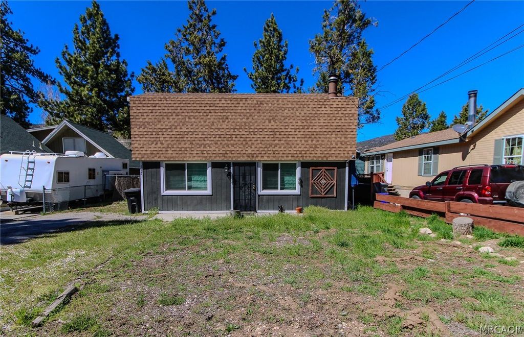 Photo of 913 W Aeroplane Boulevard, Big Bear City, CA 92314 (MLS # 32600935)