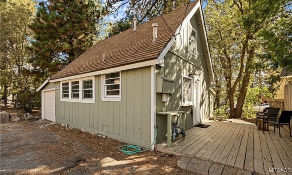 Photo of 1025 Inspiration Drive, Cedar Glen, CA 92326 (MLS # 32502241)