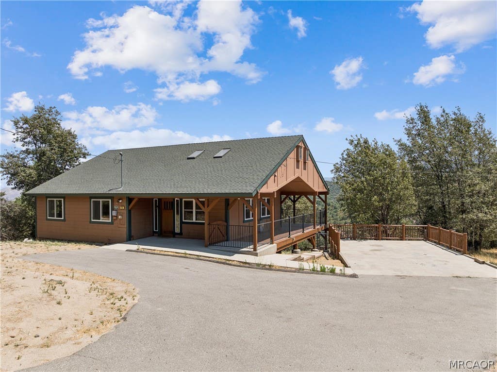 Photo of 285 Lilac Way, Cedar Glen, CA 92321 (MLS # 32601868)