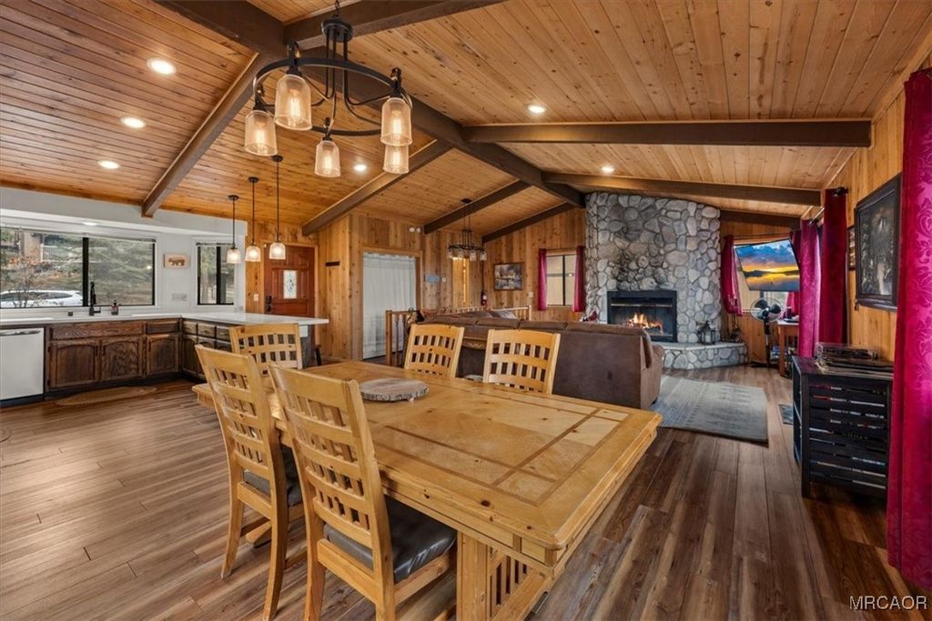 Photo of 1414 Klamath Road, Big Bear City, CA 92314 (MLS # 32600170)