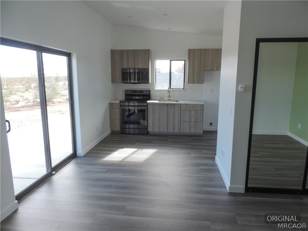 Photo of 2470 Delgada Ave Ave, Landers, CA 92285 (MLS # 32600320)