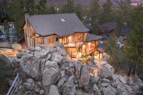 Photo of 42848 Eagle Flight Place, Big Bear Lake, CA 92315 (MLS # 32502288)