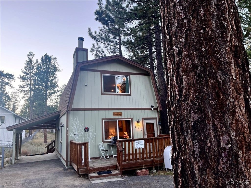 Photo of 560 Lakewood Lane, Big Bear Lake, CA 92315 (MLS # 32501170)