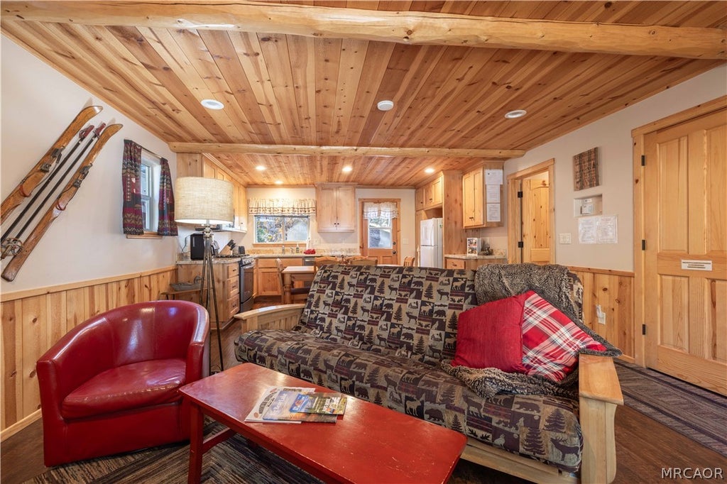 Photo of 774 Marin Road, Big Bear Lake, CA 92315 (MLS # 32602472)