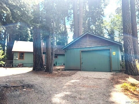 Photo of 27877 Holly Lane, Lake Arrowhead, CA 92352 (MLS # 32602048)