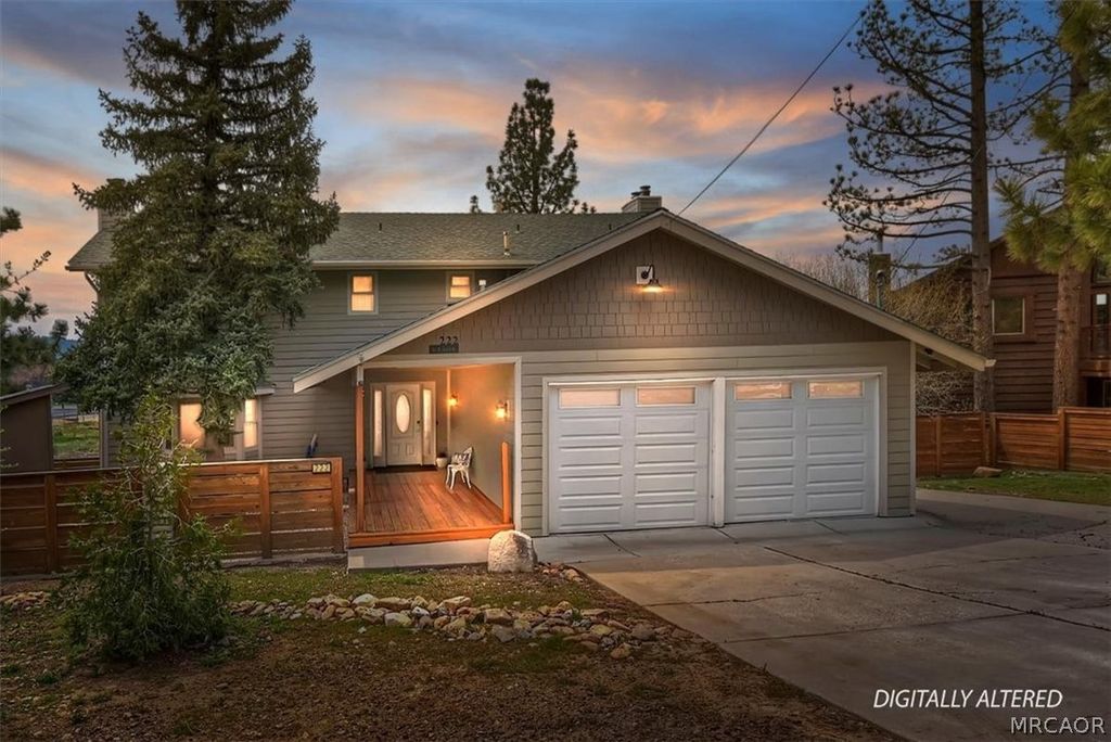 Photo of 222 Eagle Drive, Big Bear Lake, CA 92315 (MLS # 32600820)
