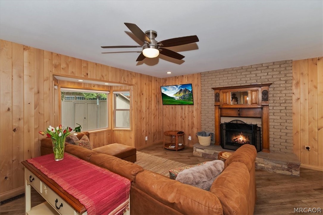 Big Bear Lake, California, 92315, United States, 4 Bedrooms Bedrooms, ,3 BathroomsBathrooms,Residential,Active,2037154