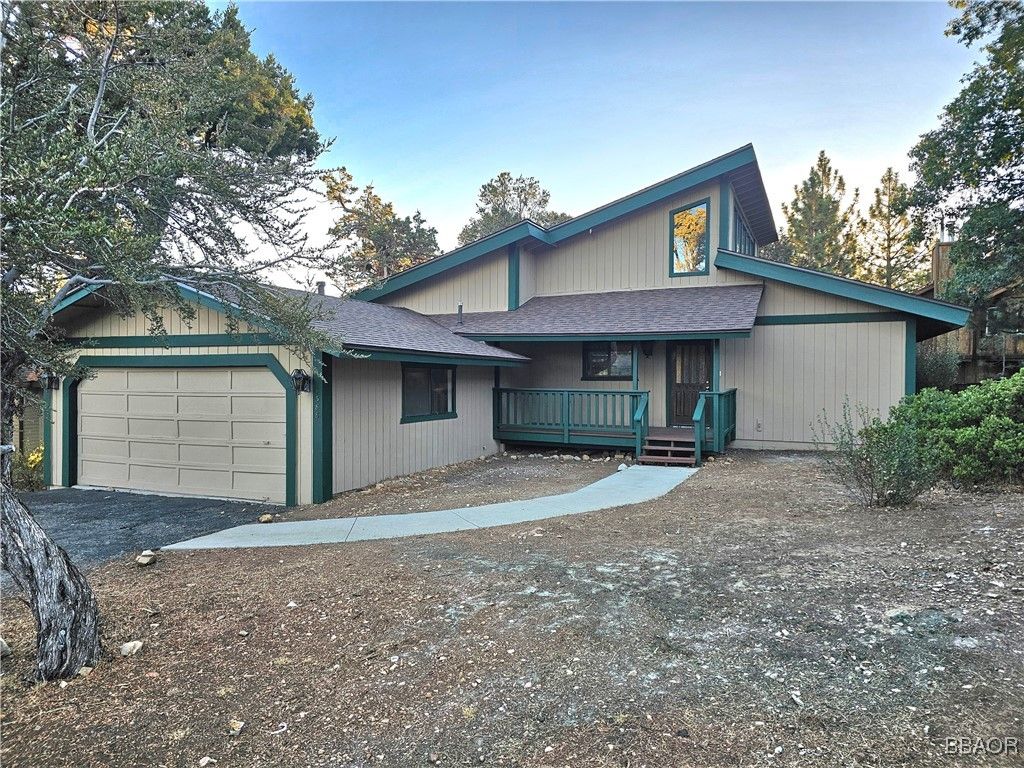Photo of 1388 Flintridge Avenue, Big Bear City, CA 92314 (MLS # 32405733)