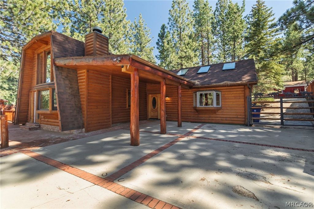 Photo of 2160 Mariposa Lane, Big Bear City, CA 92314 (MLS # 32600729)