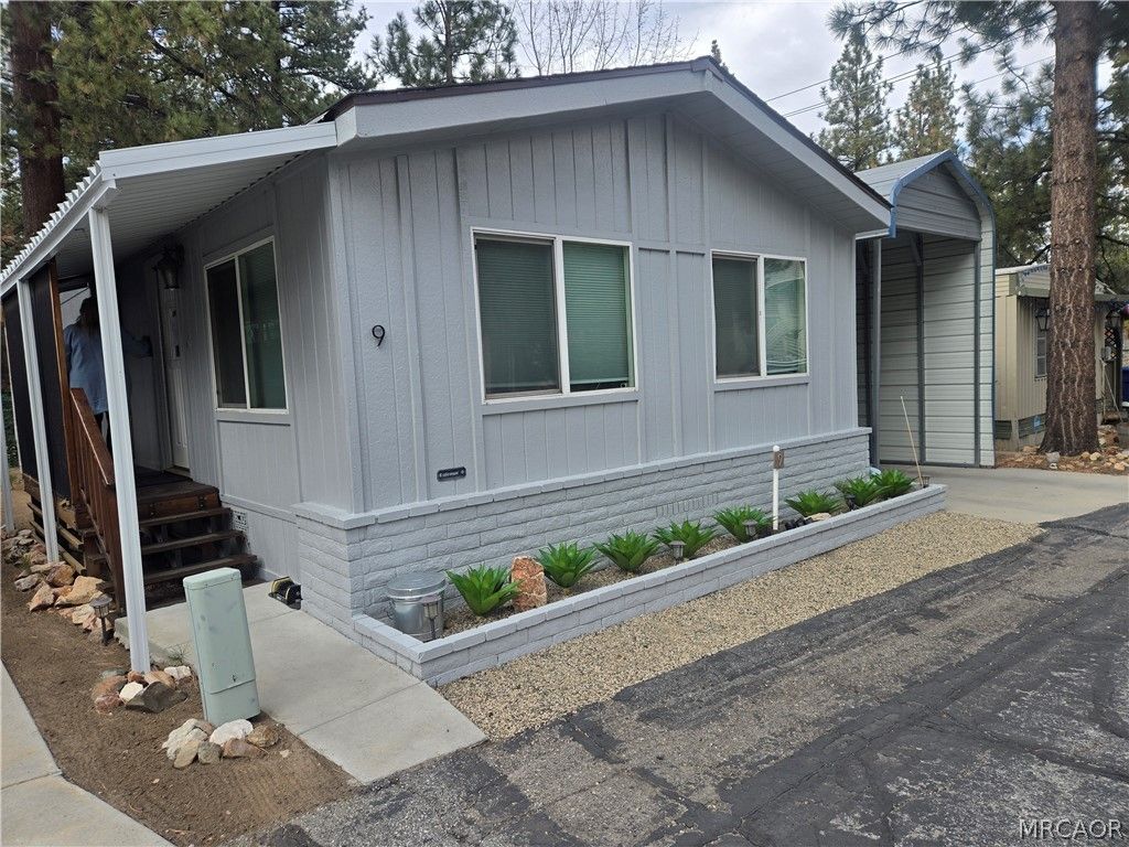 Photo of 475 Thrush, Big Bear Lake, CA 92315 (MLS # 32600453)