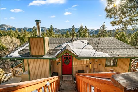 Photo of 862 Menlo Drive, Big Bear Lake, CA 92315 (MLS # 32502416)