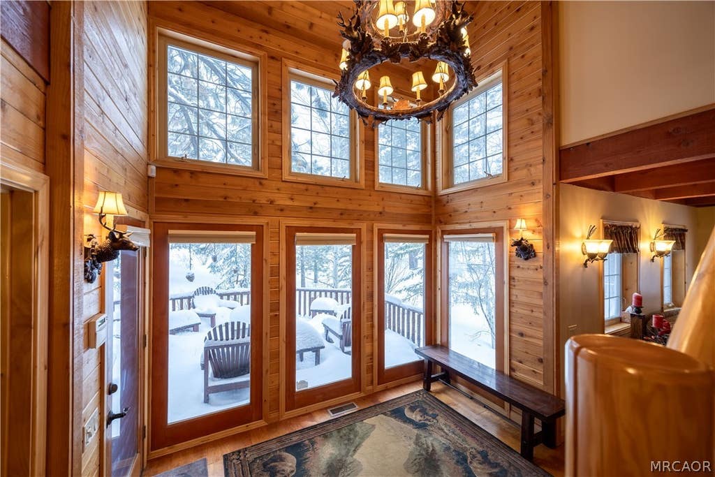 Photo of 42028 Sky View Ridge, Big Bear Lake, CA 92315 (MLS # 32601957)