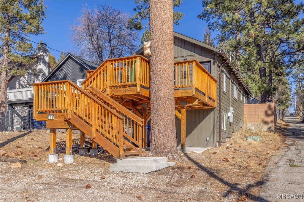 Photo of 579 Vista Lane, Big Bear Lake, CA 92315 (MLS # 32502207)