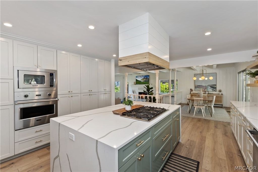 Photo of 1211 Yellowstone Drive, Lake Arrowhead, CA 92352 (MLS # 32600617)