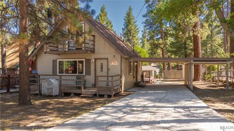 Photo of 39309 Peak Lane, Big Bear Lake, CA 92315 (MLS # 32501773)