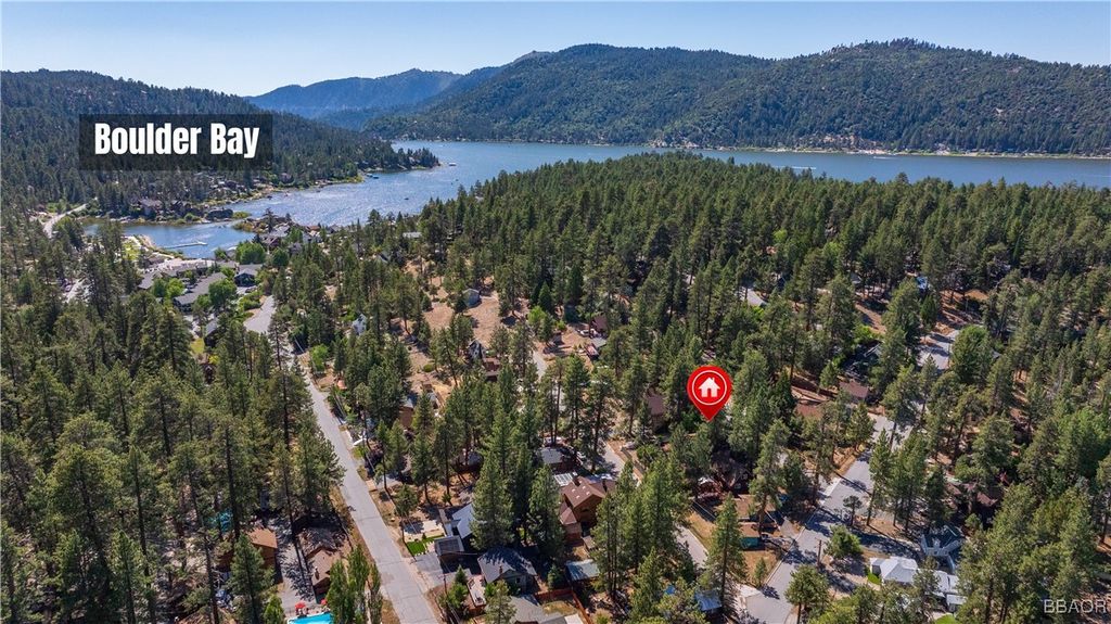 Photo of 39309 Peak Lane, Big Bear Lake, CA 92315 (MLS # 32501773)