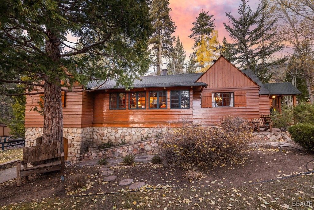 Photo of 39654 Flicker Road, Fawnskin, CA 92333 (MLS # 32501720)