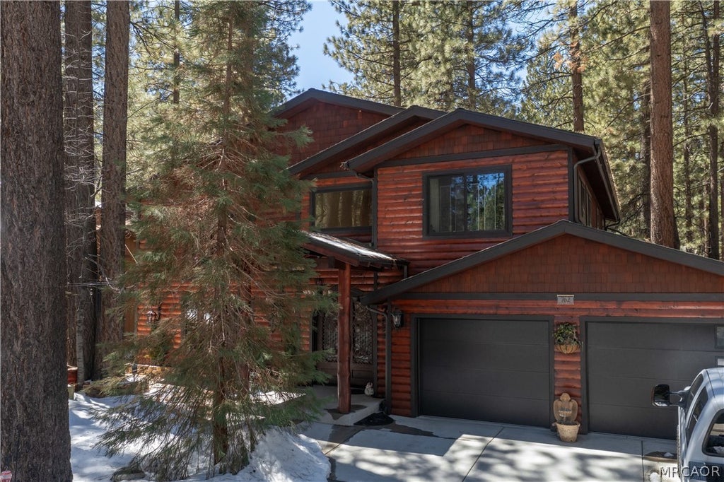 Photo of 762 Mountain Sky Drive, Big Bear Lake, CA 92315 (MLS # 32601316)