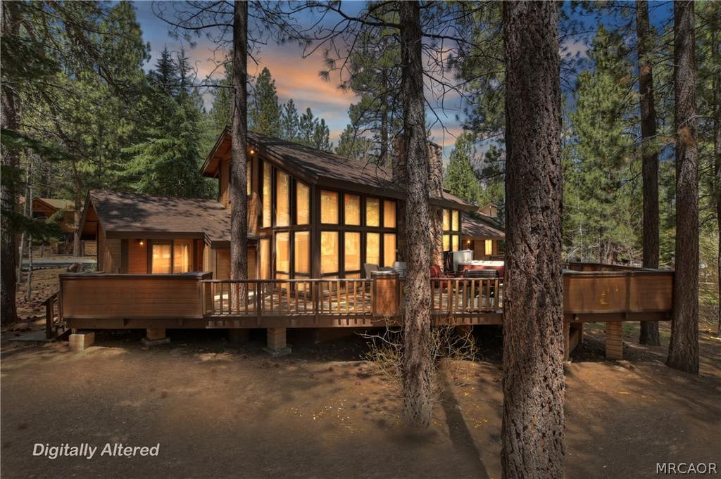 Photo of 733 Winterset Court, Big Bear Lake, CA 92315 (MLS # 32601879)