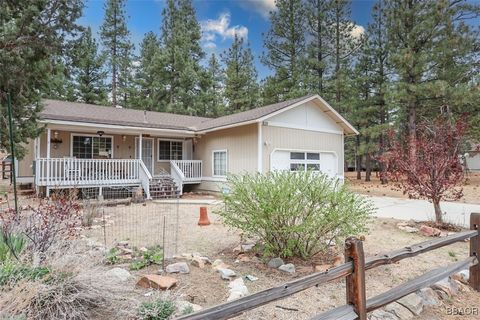 Photo of 2324 Manzanita Lane, Big Bear City, CA 92314 (MLS # 32501068)